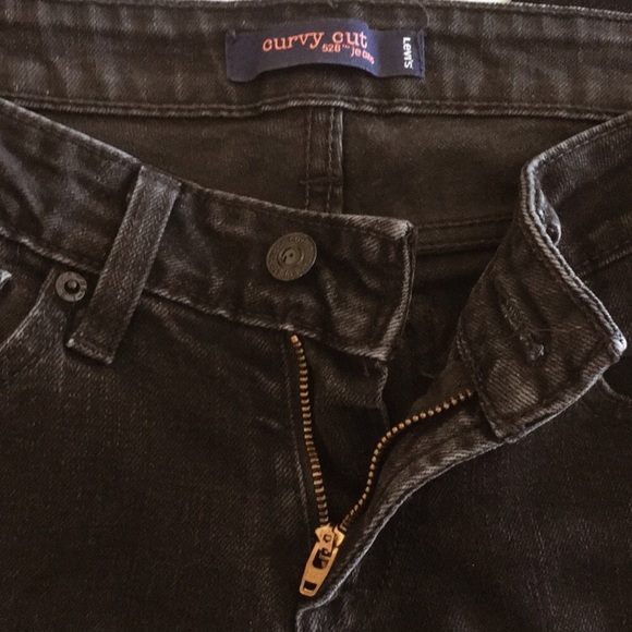 Faded Black Levi’s {CURVY CUT} - Picture 5 of 8